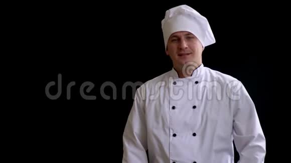 烹饪职业和人的概念快乐的男厨师拿着擀面杖视频的预览图