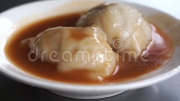 中国红酱蒸饺视频的预览图