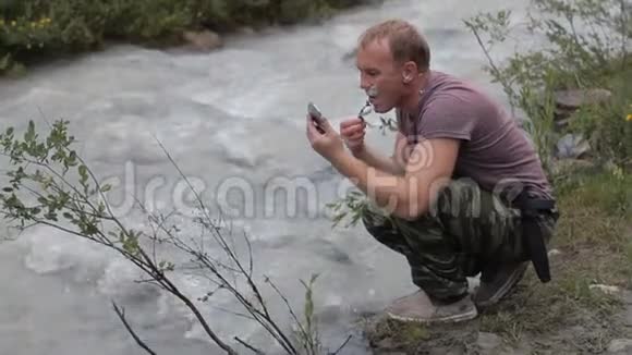 人刮山河视频的预览图