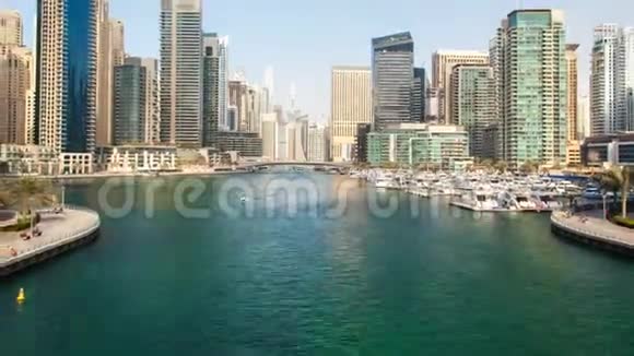 迪拜码头日运河日时间阿联酋放大视频的预览图