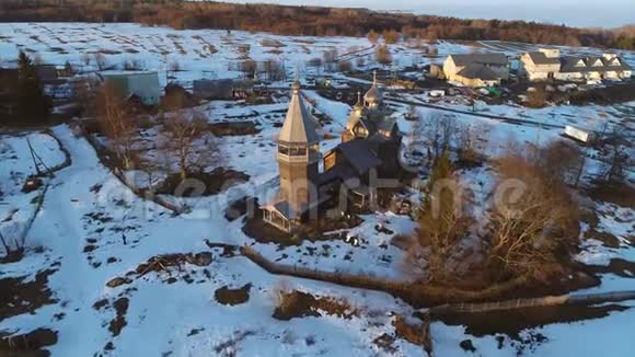 迪米特里索伦斯基教堂晚上列宁格勒地区俄罗斯空中视频视频的预览图