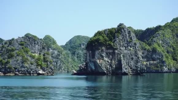 在越南著名的哈龙湾巡航视频的预览图