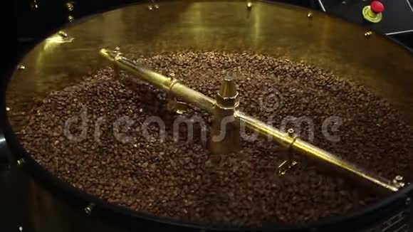 伟大的技术研磨咖啡视频的预览图