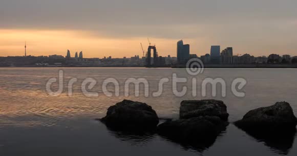 日落日巴库海滨大道4k全景视频的预览图