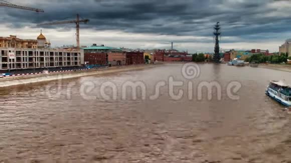 莫斯科河时间推移超移莫斯科俄罗斯视频的预览图