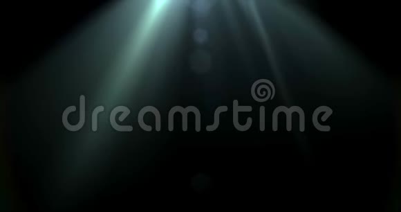 蓝色明亮的透镜耀斑闪光泄漏运动以过渡水下环黑色视频的预览图