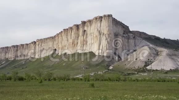 白岩或BelayaScalaRockAqKaya克里米亚的美丽景观视频的预览图