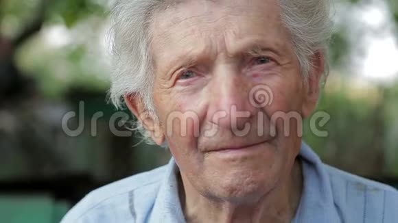 老人的脸老人的避风港视频的预览图