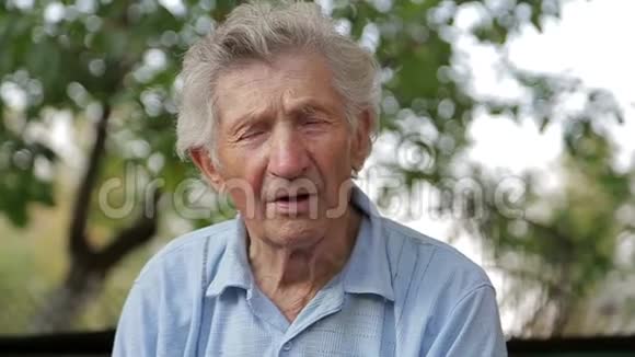 老人的脸老人的避风港视频的预览图