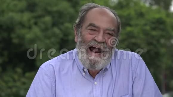 美洲大胡子老人的笑声视频的预览图