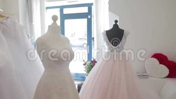 婚礼展览的婚纱样本视频的预览图