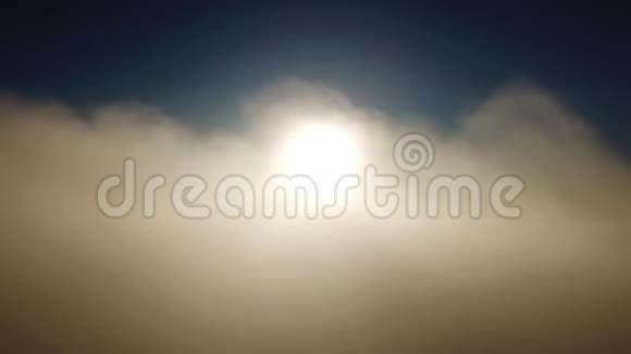 云外日出四旋翼拍摄视频的预览图