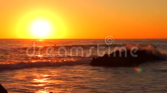 德尼拉斯罗塔斯海滩日出视频的预览图