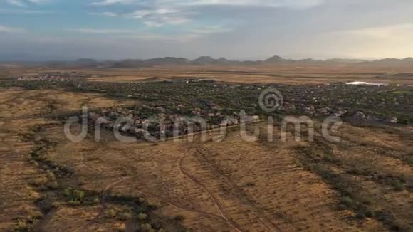 在索诺兰沙漠上空360度旋转视频的预览图