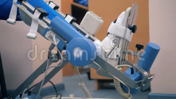 骨科设备抬起病人腿视频的预览图