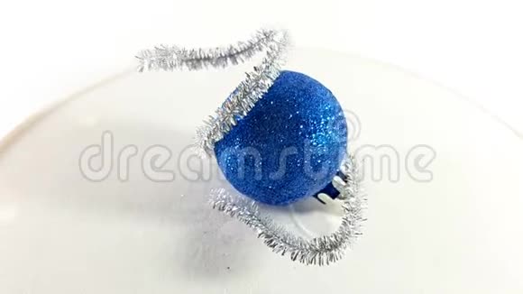 视频360度圣诞装饰新年圣诞节假日装饰蓝球视频的预览图