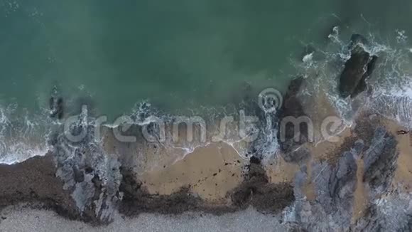 在高尔海岸掀起巨浪视频的预览图