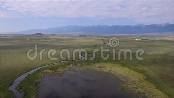 科罗拉多州农村地区的空中飞盘视频的预览图