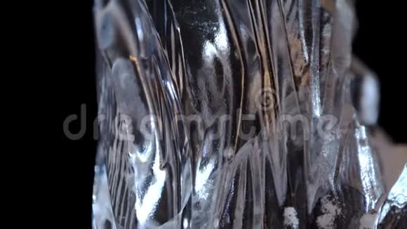 伊西雕塑雕刻细节在近距离倾斜冬城的冰雕俄罗斯的冰雕视频的预览图