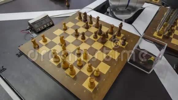 和机器人下棋视频的预览图