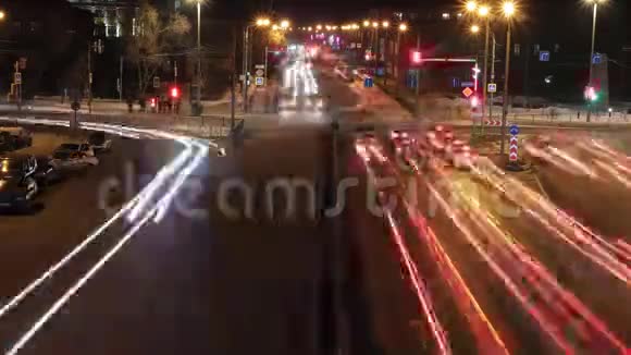 夜晚城市景观的时间推移视频的预览图