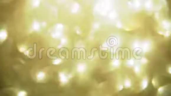 热烈的黄色灯光全息装饰箔的反射视频的预览图