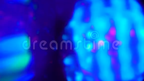 一组明亮的五颜六色的光谱玻璃覆盖光泄漏真正的相机玻璃覆盖从圆形的波克斑点到视频的预览图