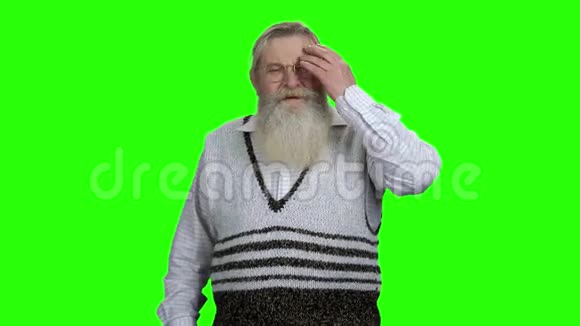心脏病突发的老人视频的预览图