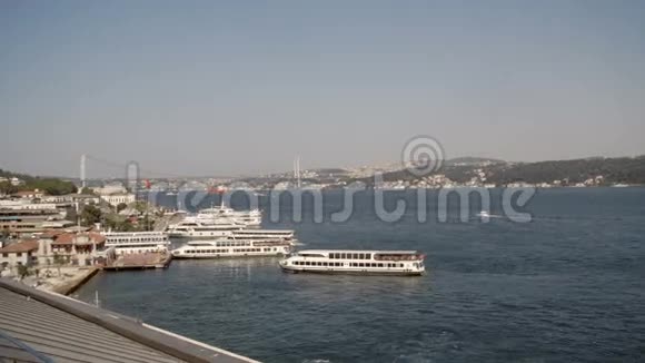 从阳台可以看到海港景色视频的预览图