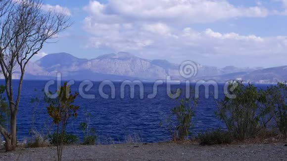 克里特山和蓝海全景从观察点视频的预览图