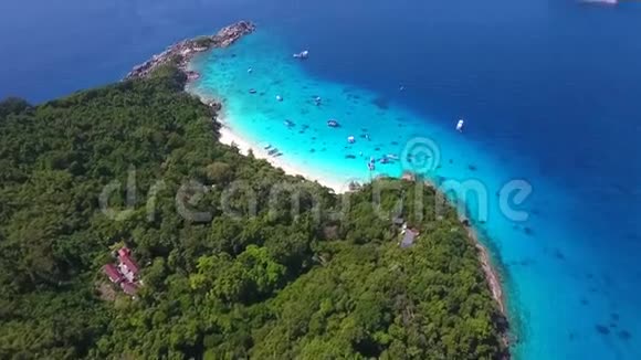 公主海滩空中景观高清慢速运动西米兰岛安达曼海泰国视频的预览图