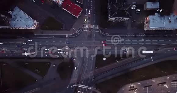 傍晚十字路口视频的预览图