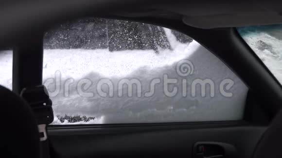 冬天的车窗视频的预览图