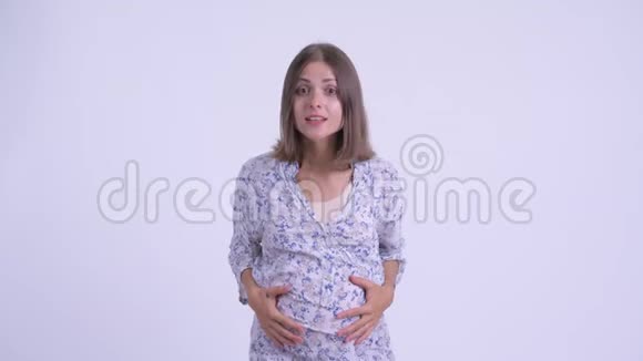 快乐的年轻孕妇好消息视频的预览图