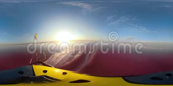 360度粉红湖上的黎明赤鸢控制着训练风筝视频的预览图