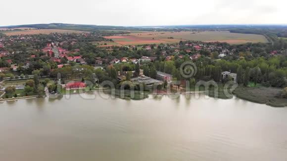 来自匈牙利巴拉顿湖的无人机图片视频的预览图