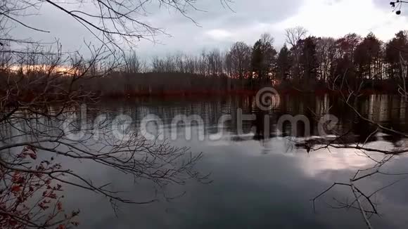 在海狸湖日落视频的预览图