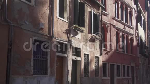 威尼斯寂静的后街鸟渡视频的预览图