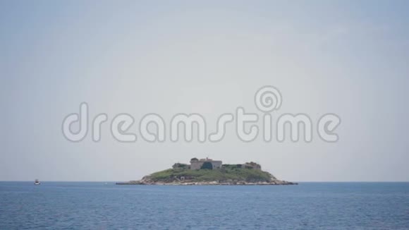 孤岛与堡垒监狱在海上视频的预览图