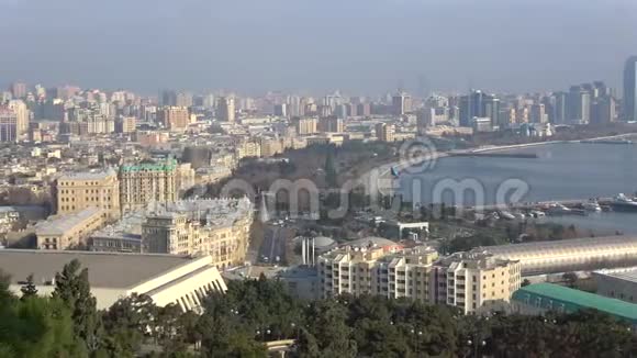 巴库全景12月阳光明媚阿塞拜疆视频的预览图