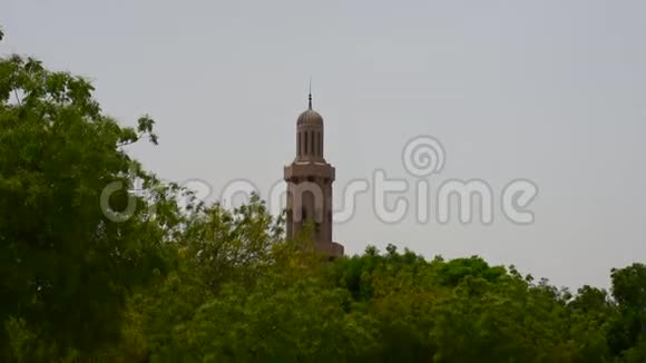 苏丹卡布斯大清真寺在马斯喀特阿曼下午晚些时候呼吁祈祷视频的预览图