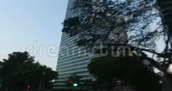新加坡街头旅行视频的预览图