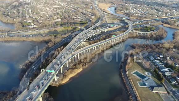 从沃尔特惠特曼大桥南行的空中观景台视频的预览图