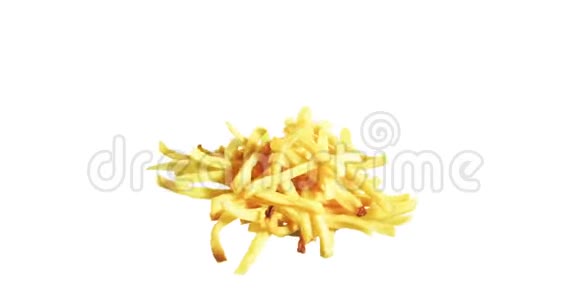 薯条在悬浮在空气中的白色背景垃圾食品上旋转旋转视频的预览图