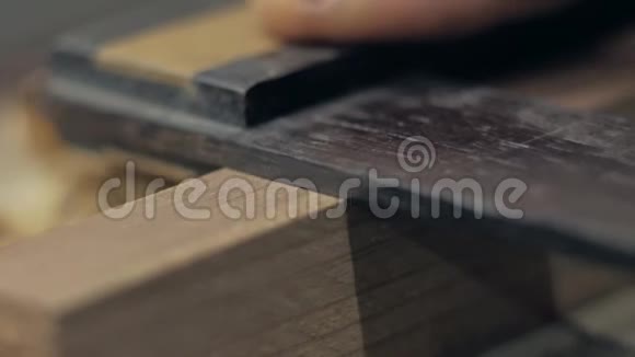 木匠标记方形和伐木用铅笔视频的预览图