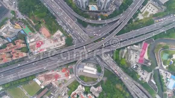 中国广州日复杂公路枢纽空中垂直自上而下视图视频的预览图