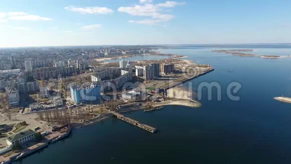 河和货港鸟瞰s视野切尔卡西市乌克兰全景视频的预览图