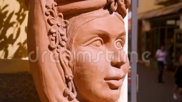 传说中的西西里女人的泥头和陶瓷雕像视频的预览图