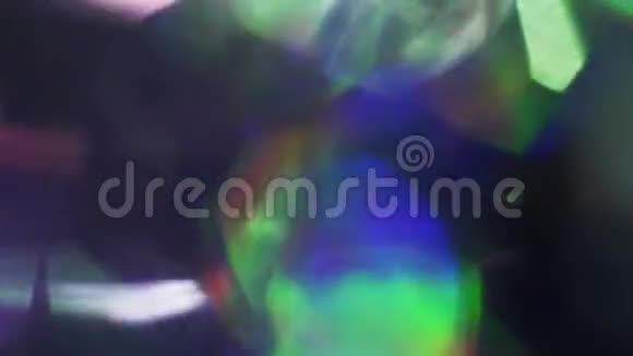 未来主义的彩虹背景带有混合色调反射的全息箔视频的预览图