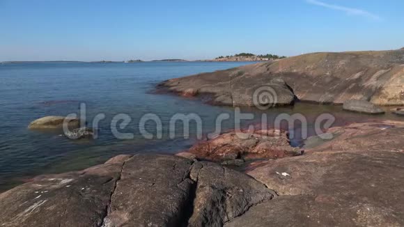 在汉科半岛海岸宁静的七月天芬兰视频的预览图